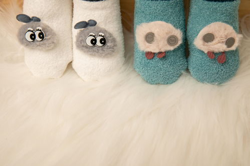 白色蓝色学步袜童鞋 儿童用品摄影与海报设计的完美结合